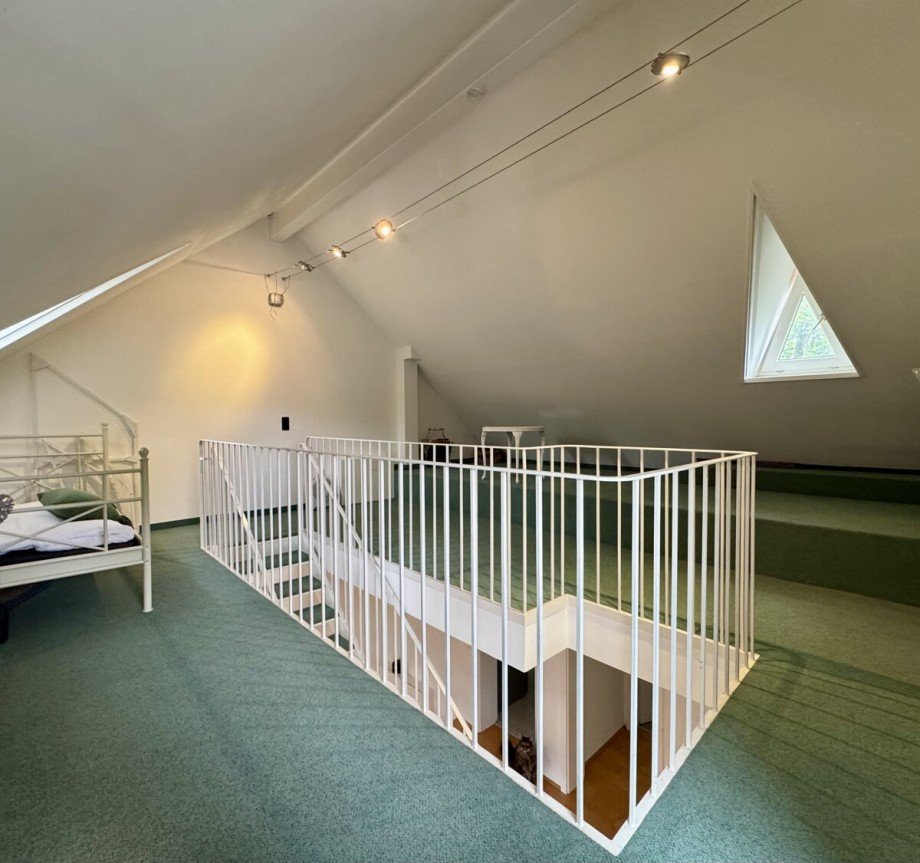Dachboden Maisonettewohnung D�sseldorf