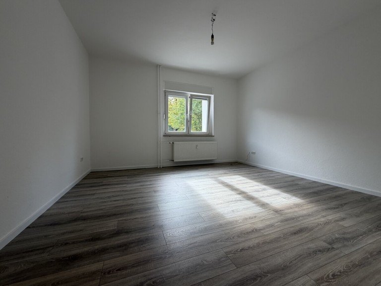 Hauptbild: Helles & renoviertes Apartment in D�sseldorf-L�rick!