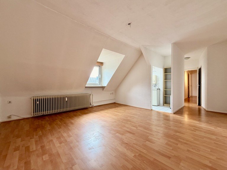 Wohnzimmer D�sseldorf - Flingern Nord Dachgeschosswohnung 2-Zimmer �ber den D�chern von Flingern!