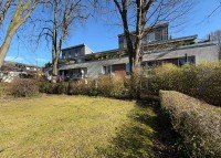 Bild (9480574d96e98519cdfacc5a127d4b85): Zwei Zimmer. Ein Balkon. Und endlich das Gef�hl angekommen zu sein.