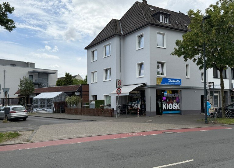 Ansichten D�sseldorf - Wersten Haus Renditeobjekt mit Potenzial: Wohn- und Gesch�ftshaus mit 6 Einheiten in D�sseldorf-Wersten!