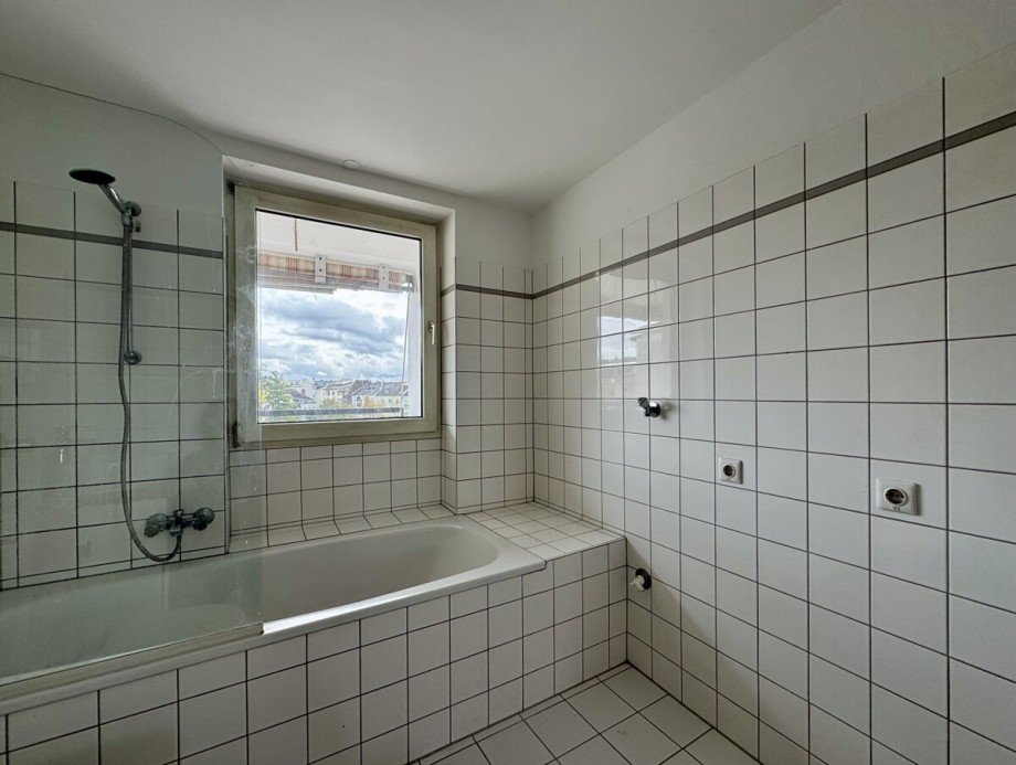 Bad Dachgeschosswohnung D�sseldorf