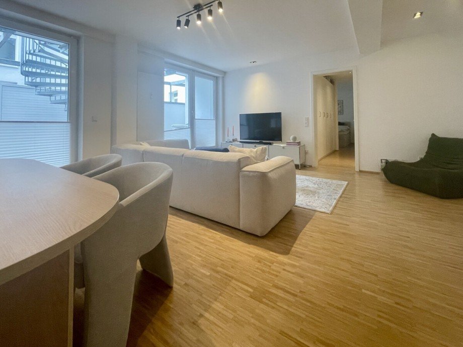 Wohnzimmer Souterrainwohnung D�sseldorf