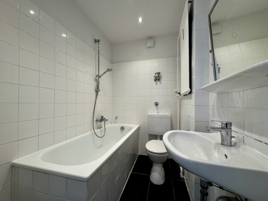 Bad Dachgeschosswohnung D�sseldorf