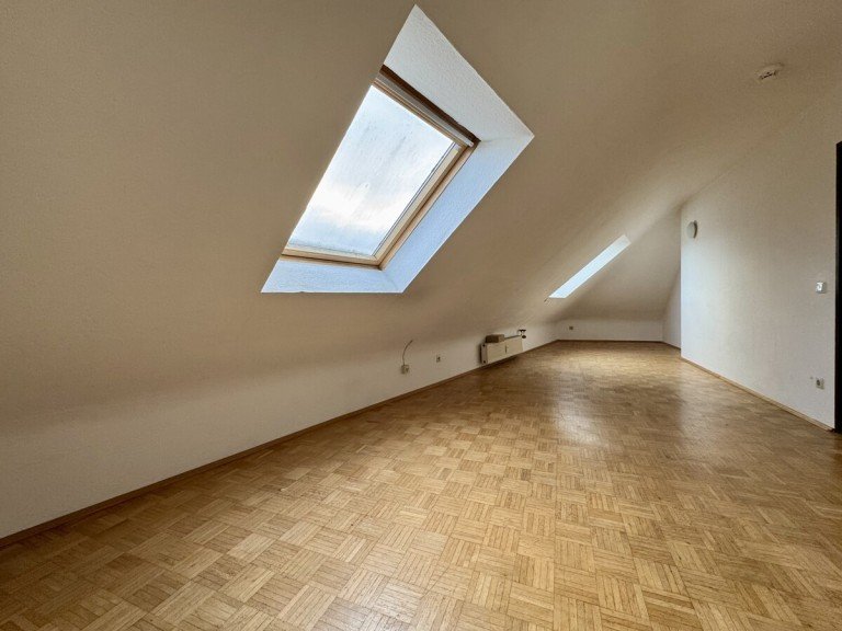 Wohnen D�sseldorf - Derendorf Dachgeschosswohnung Charmante Dachgeschosswohnung in N�he der HSD!