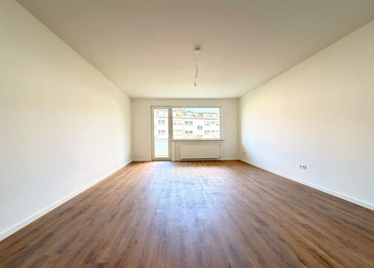 Wohnen, Schlafen D�sseldorf - Eller Etagenwohnung Einziehen und wohlf�hlen - Sanierte Wohnung mit Design-Vinylboden!